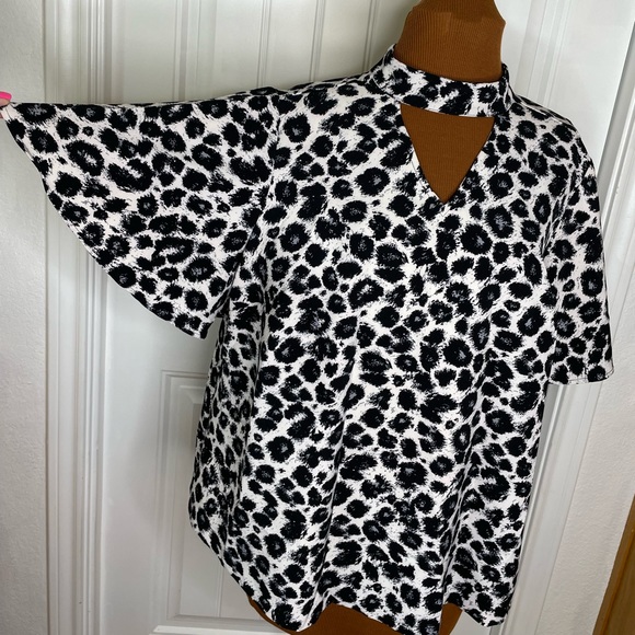 Lane Bryant Animal Print Keyhole Top Size 14 - Picture 2 of 10